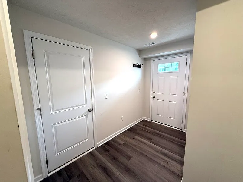3 bed, 2.5 bath, 1539 sqft, $1,950 — Photo 3