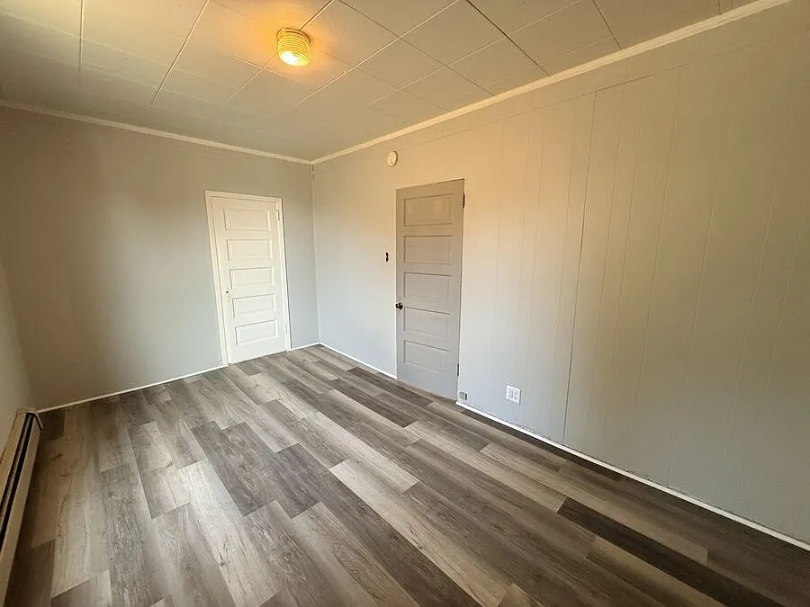 1204 Kenwood Ave — Photo 4