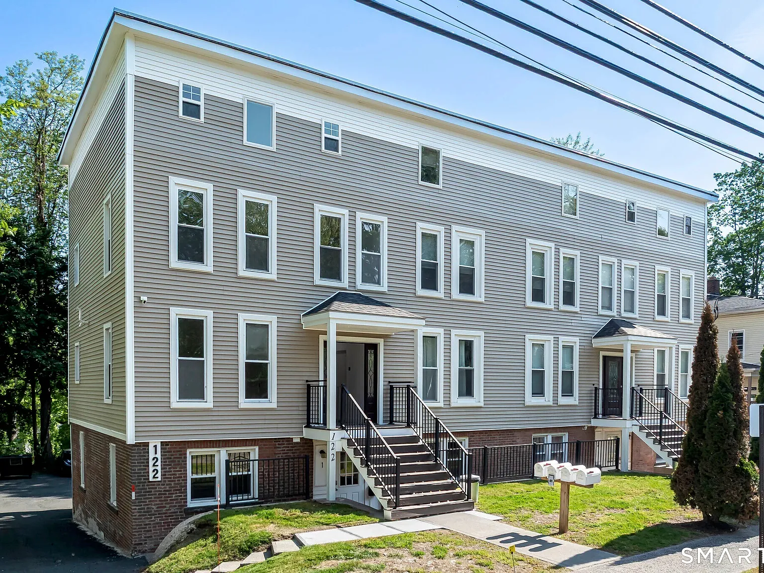 2 bed, 1.0 bath, 8160 sqft, $1,900 — Photo 1