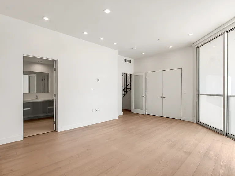 1125 Kings Rd #Penthouse 7 — Photo 18