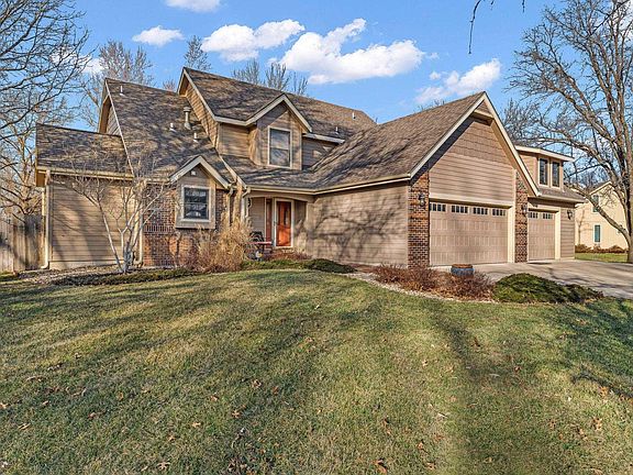 3rd image of 7542 SW Robinhood Ct