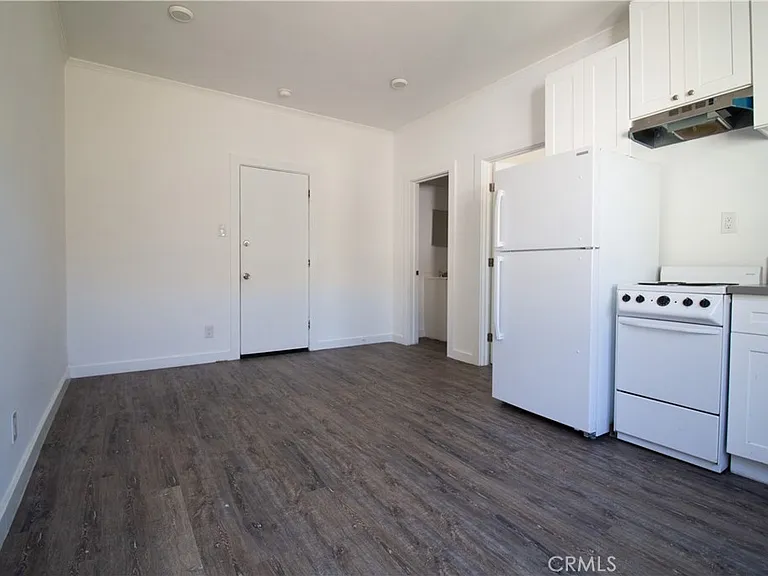 1411 S Burlington Ave #30 — Photo 2