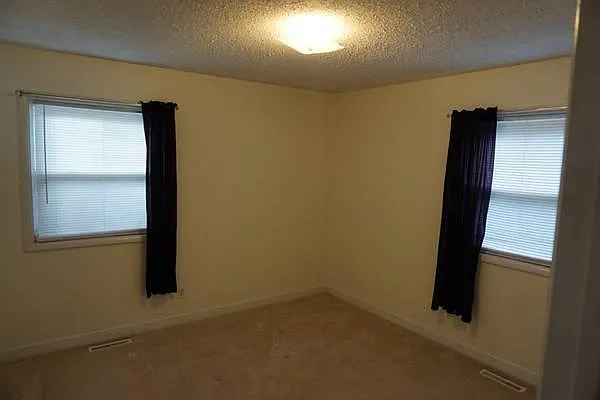 233 W Morningside St — Photo 7