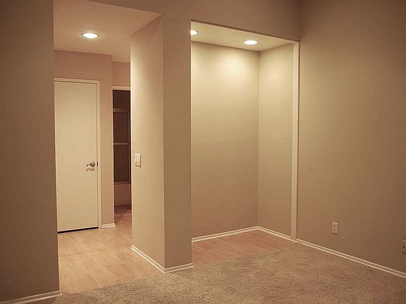 5th image of 367 Deerfield Ave