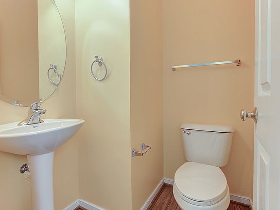 5th image of 846 Parkland Pl