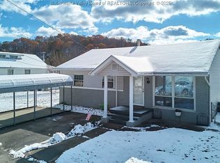 618 2nd Ave, Elkview, WV 25071