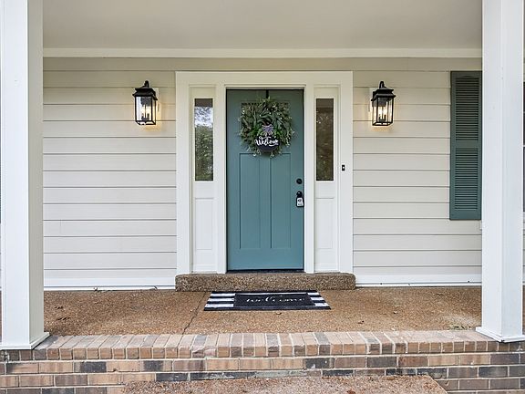2nd image of 320 Cotton Ln