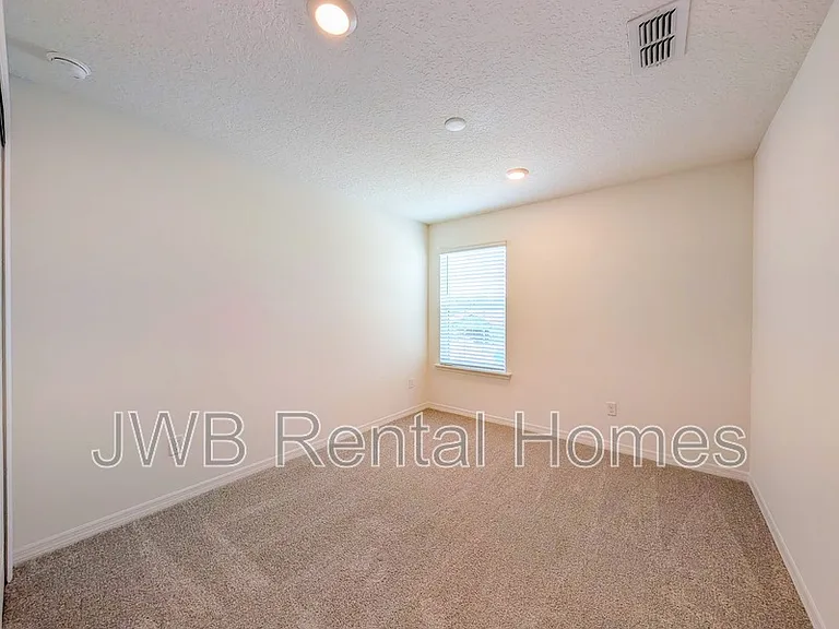 1865 Sue Meadow Ln — Photo 14