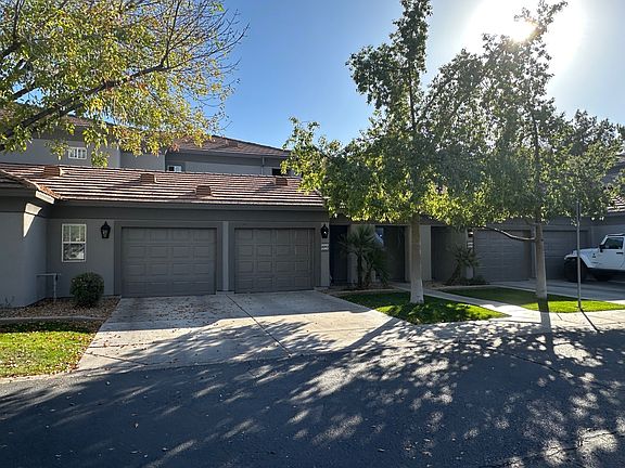 3rd image of 7401 W Arrowhead Clubhouse Dr Unit 2089