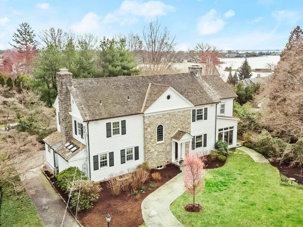 7 Willowmere Ave, Riverside, CT 06878