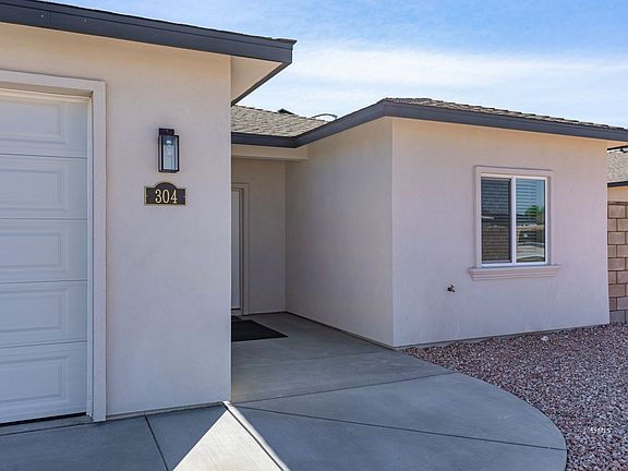 3rd image of 304 Abigail St