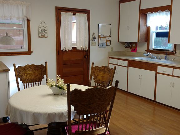 2nd image of 304 E 6th St