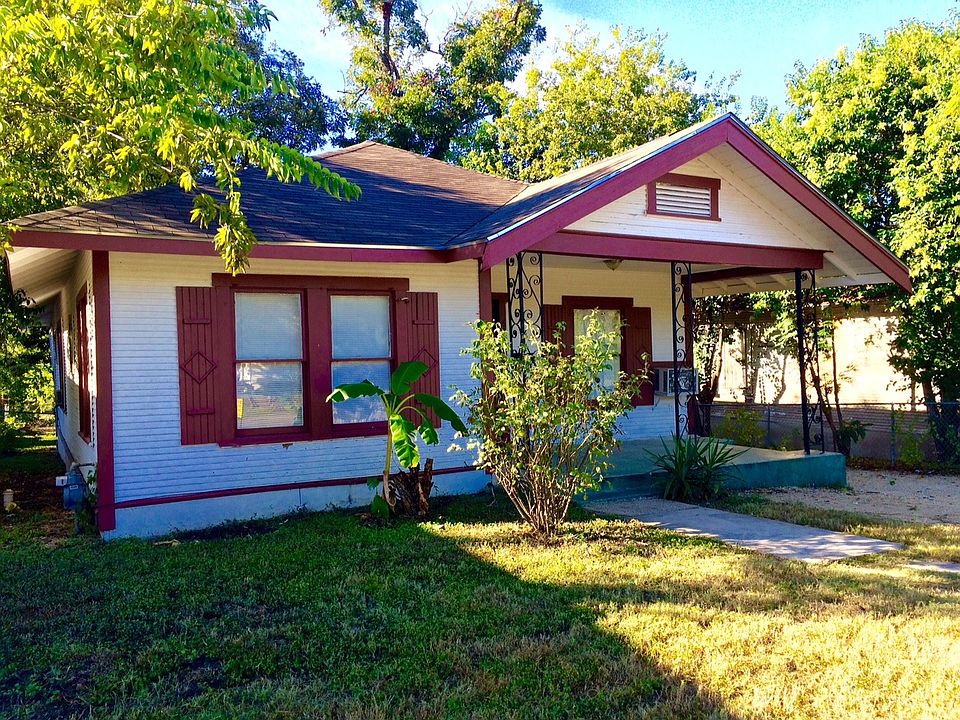 Beautiful home with great location, less than 5 minutes to d