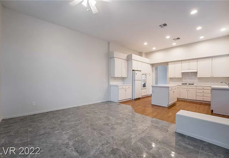 8043 Shadowvale Dr — Photo 12