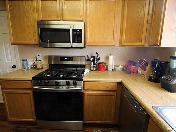 4th image of 3594 N Wells St