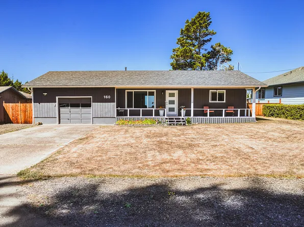 160 S Bay St, Waldport, OR 97394