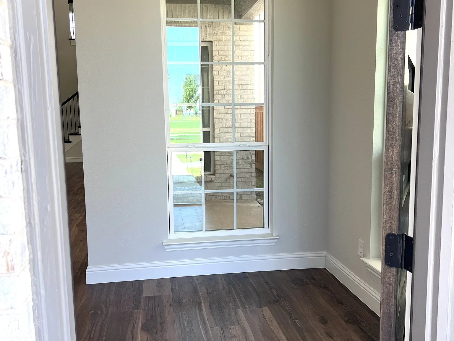 4 bed, 2429 sqft, $4,195 — Photo 2