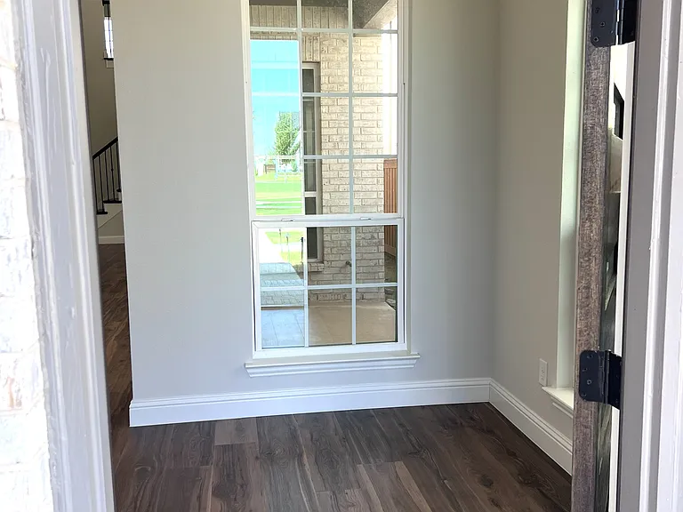 3579 Honeycutt Dr — Photo 2