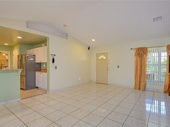 3rd image of 72 Milwaukee Blvd