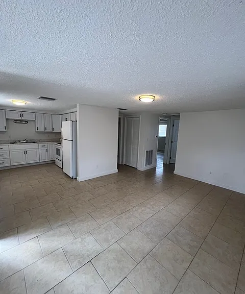 5331 Lemon St #5331 — Photo 1