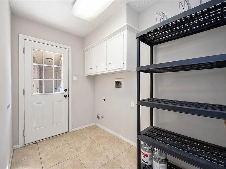 9311 New Forest Rd — Photo 12