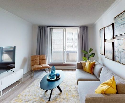 4th image of 435 Albert St #205