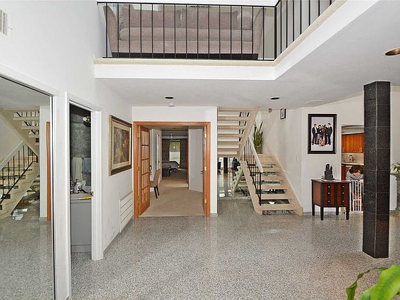5th image of 89 Foxwood Dr