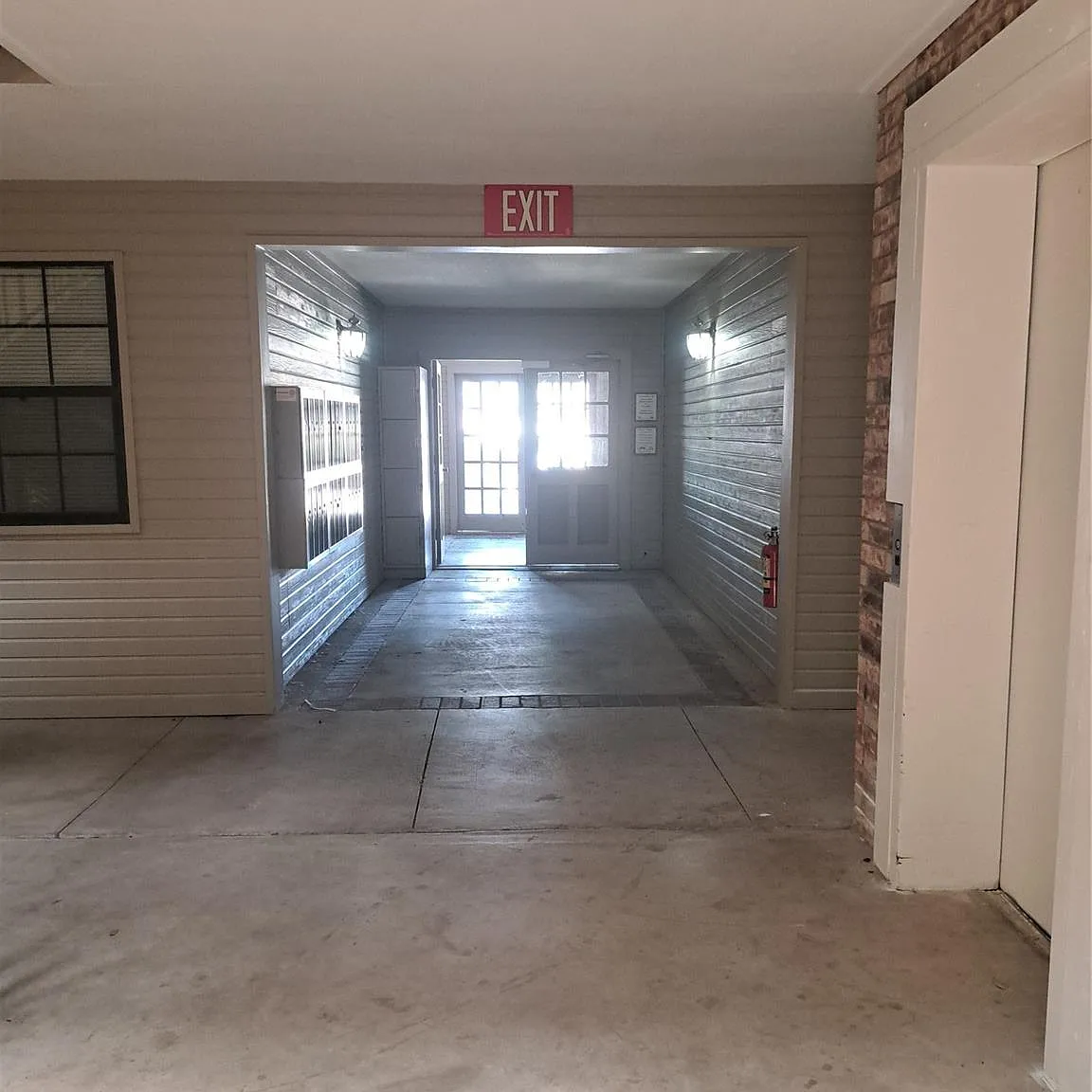 2 bed, 870 sqft, $1,195 — Photo 3