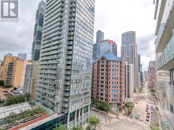 832 Bay St #906, Toronto, ON M5S 1Z6