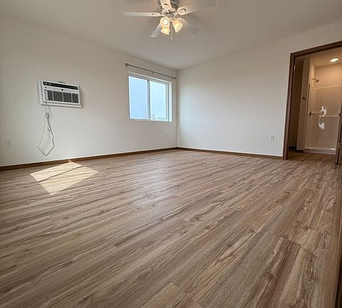 3rd image of 300 Treml Dr #106