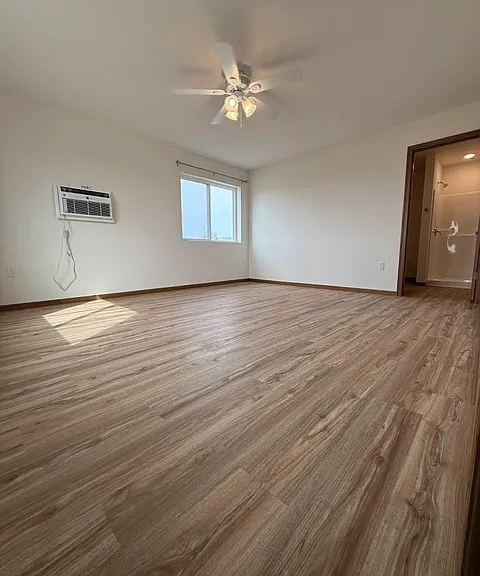 300 Treml Dr — Photo 3