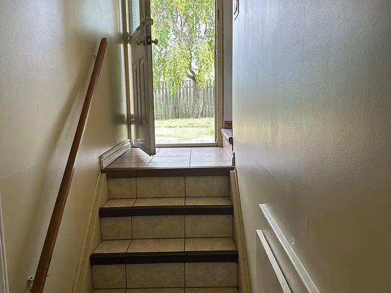 6860 Malden Rd — Photo 15