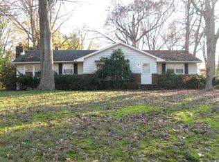 765 Lee Dr, Vineland, NJ 08360