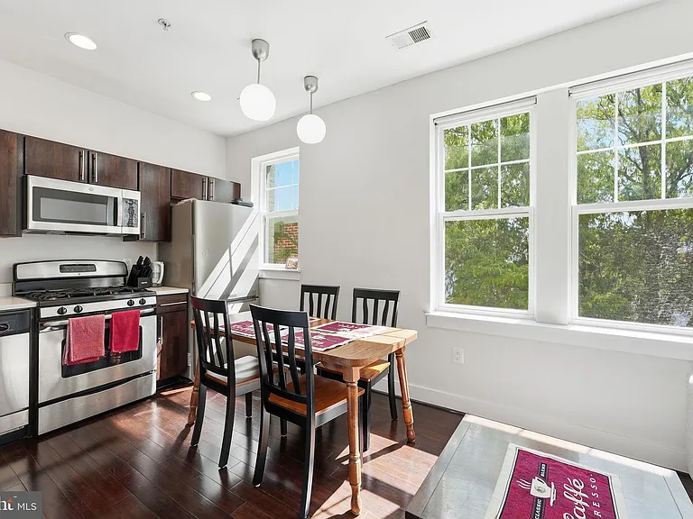 315 G St NE #306 — Photo 4