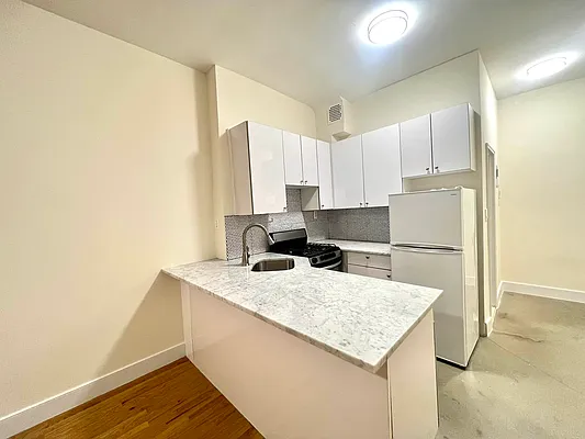 Rented by Nolita Group | media 8