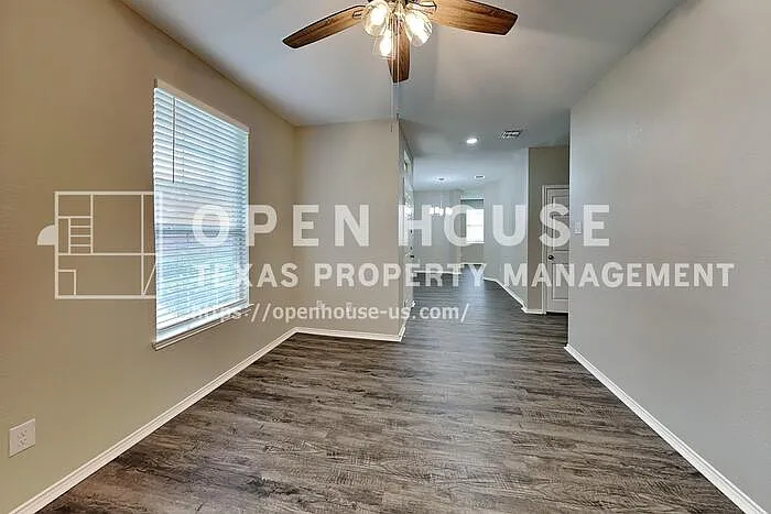 1317 Eagle Wing Ln — Photo 3