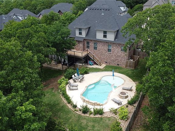 3rd image of 3111 E Crestline Pl