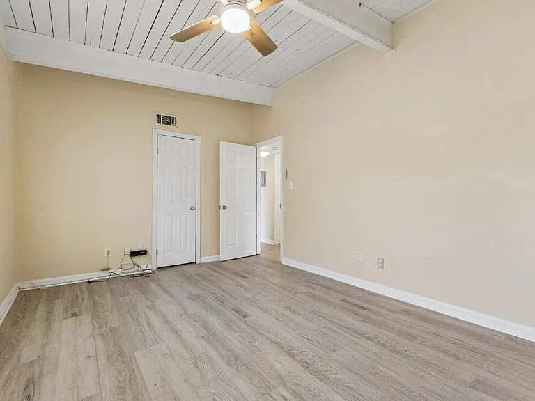 4901 Americana Dr — Photo 23