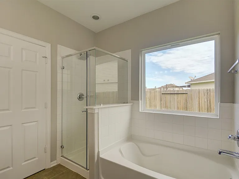 6026 Burnet Bend Ave — Photo 15
