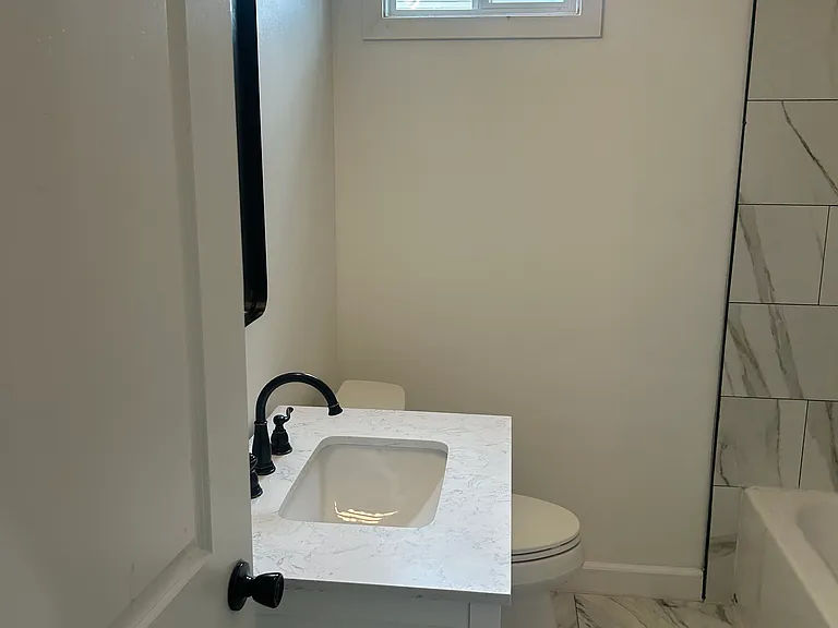 2318 Winthrop Ave — Photo 4