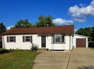 2077 Sandalwood Dr, Burton, MI 48519