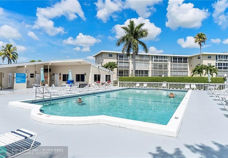 Lake Clarke Gardens Condominiums - Lake Worth, FL | Zillow