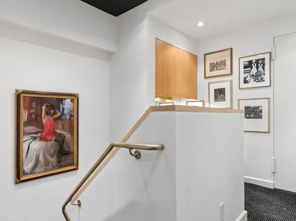 870 5th Avenue image 7 of 13