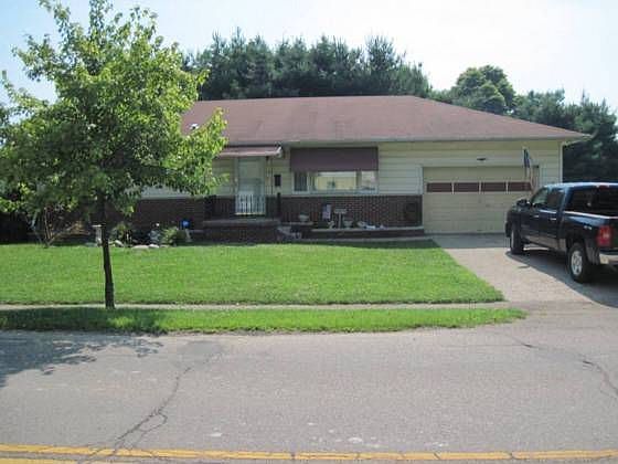 2nd image of 132 Angle St