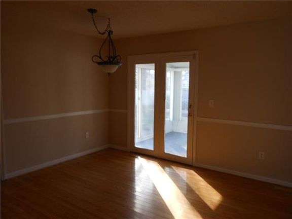 4th image of 1257 Hidden Creek Cir