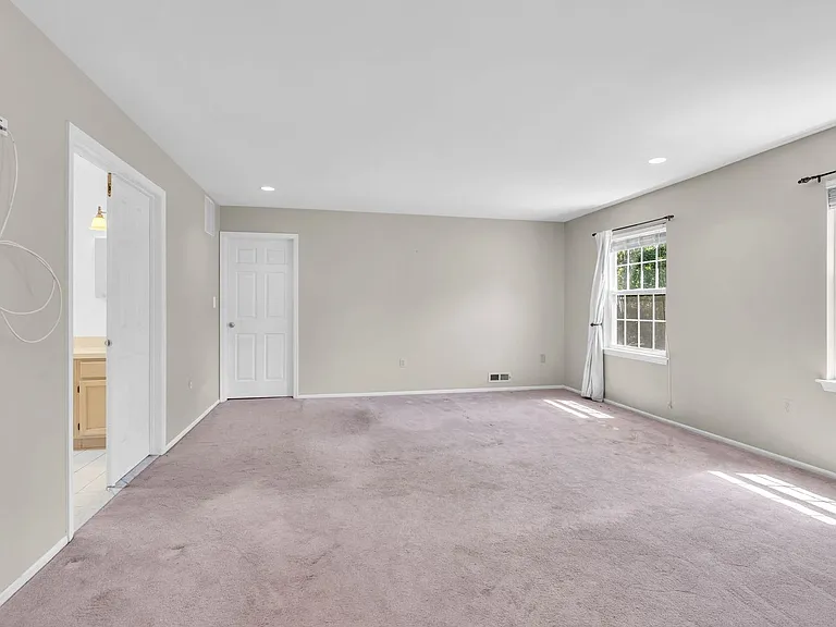 6 Marybeth Ct — Photo 30