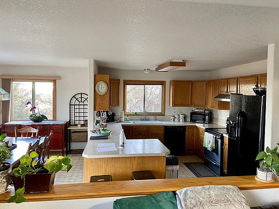 Open floor plan - main level great room looking to kitchen and dining room