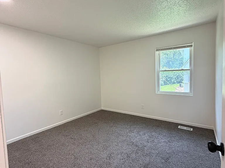 9210 Central St — Photo 16