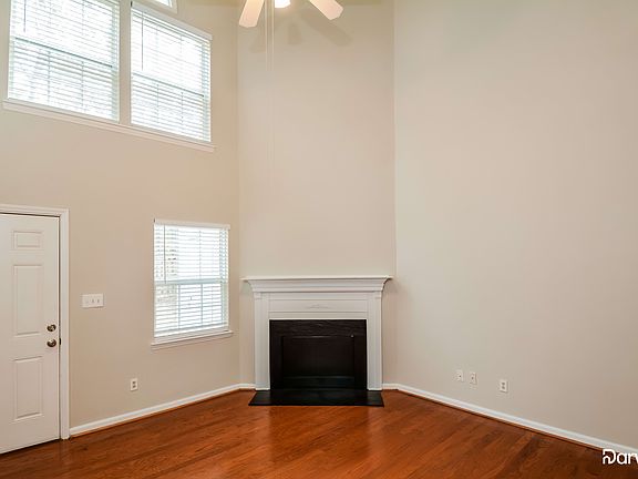 4th image of 1111 Lady Banks Dr
