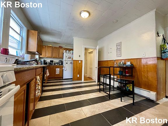 3rd image of 793 Washington St #1